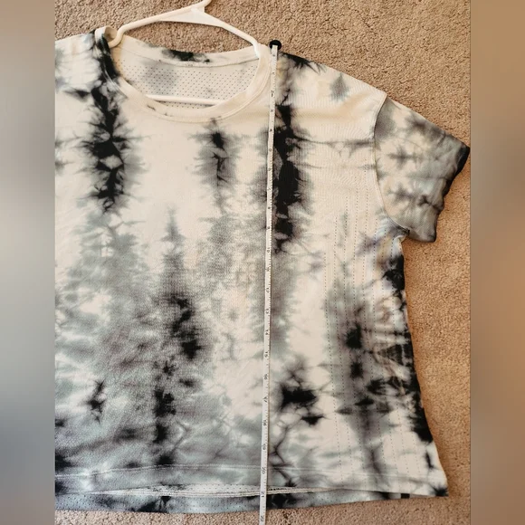 Womens Lululemon Tie Dye Top - Picture 5 of 5